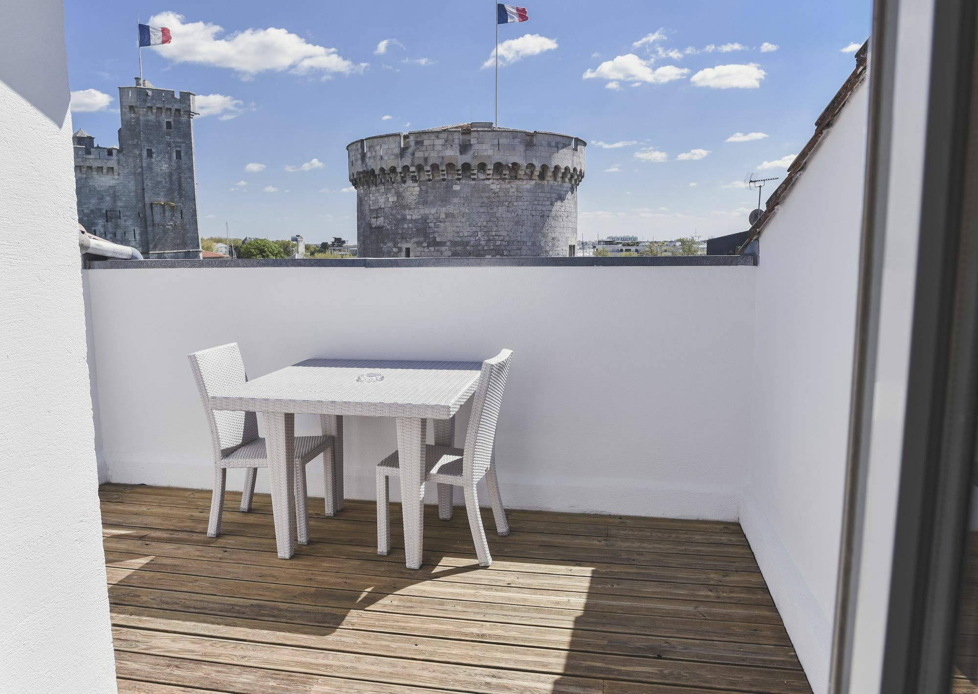 Maisons Du Monde Hotel & Suites - La Rochelle Vieux Port Экстерьер фото